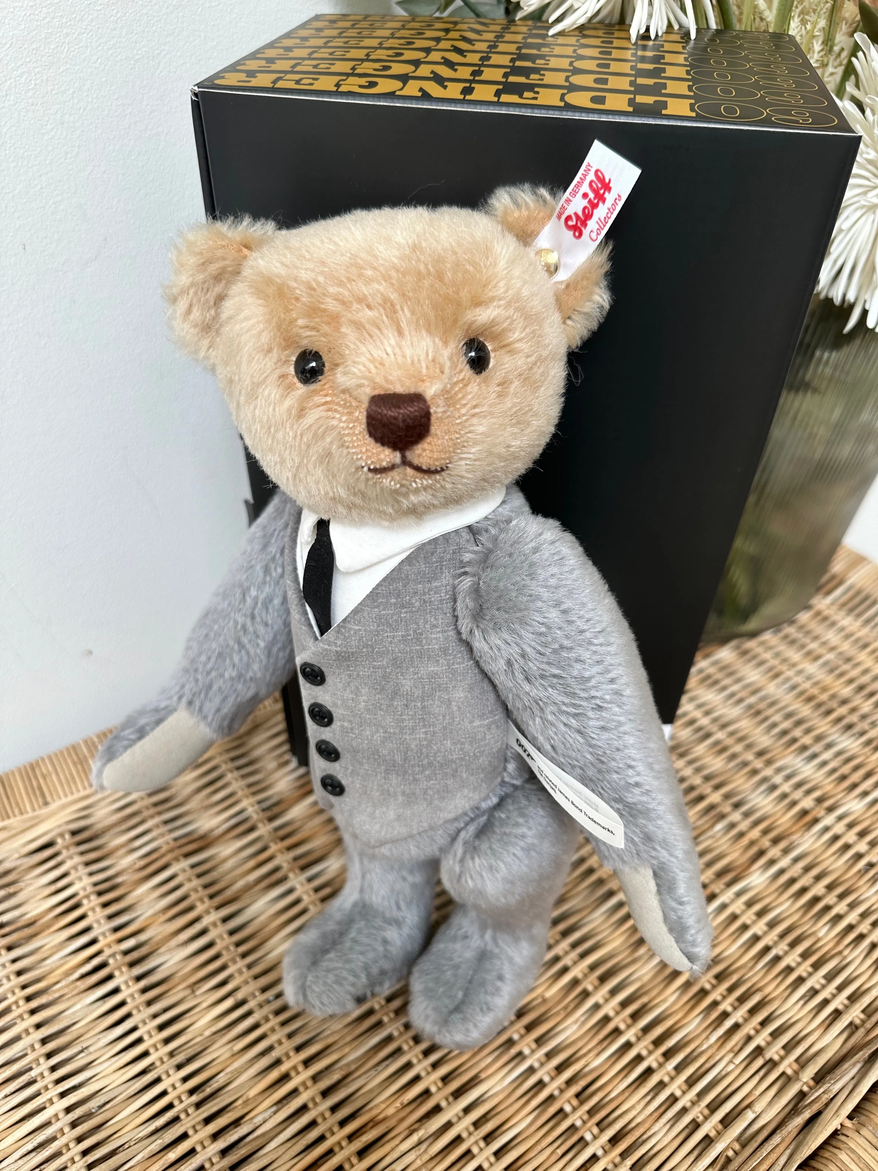 007 2024 James Bond Goldfinger Musical Teddy Bear No 292