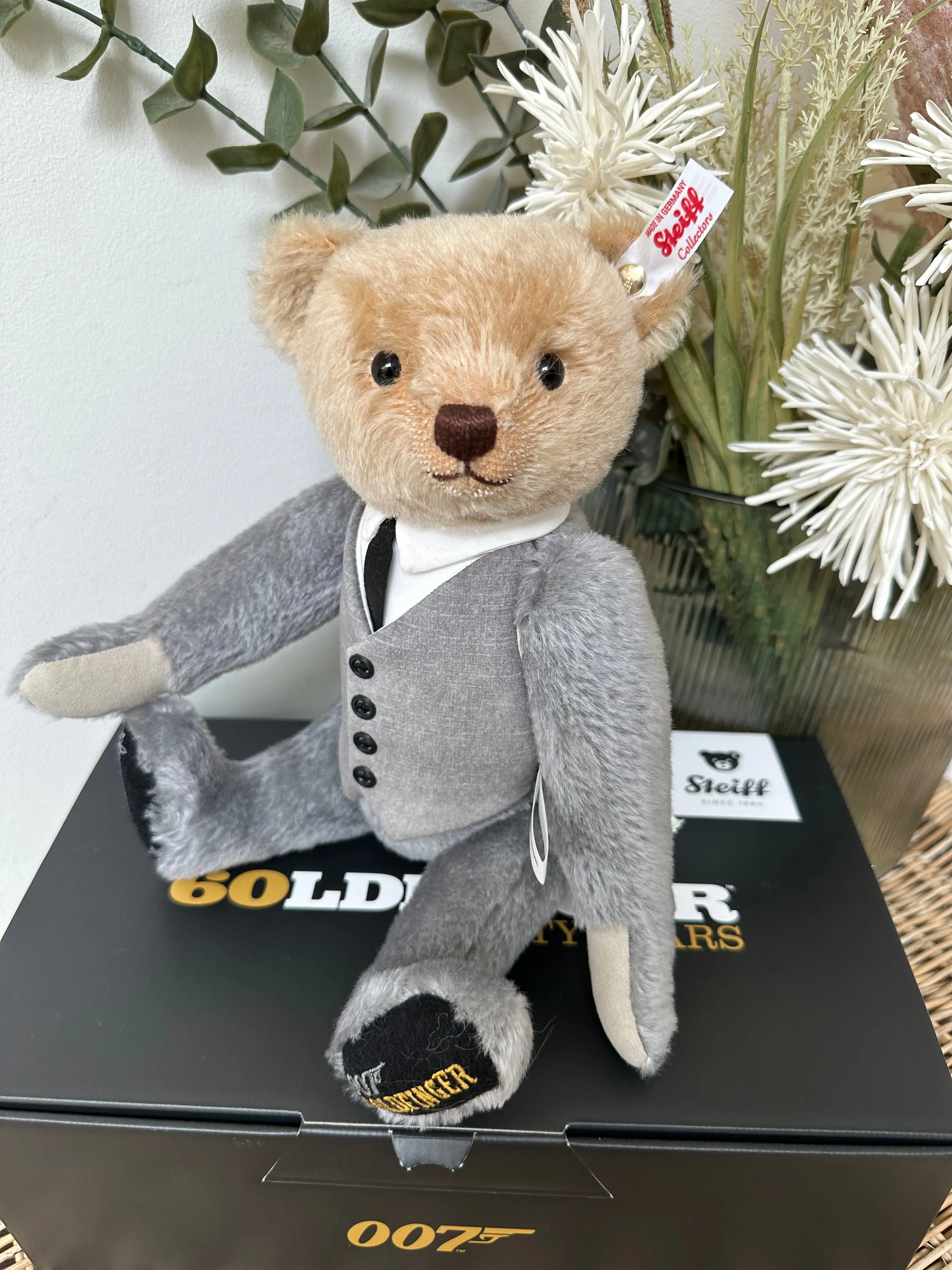 007 2024 James Bond Goldfinger Musical Teddy Bear No 292