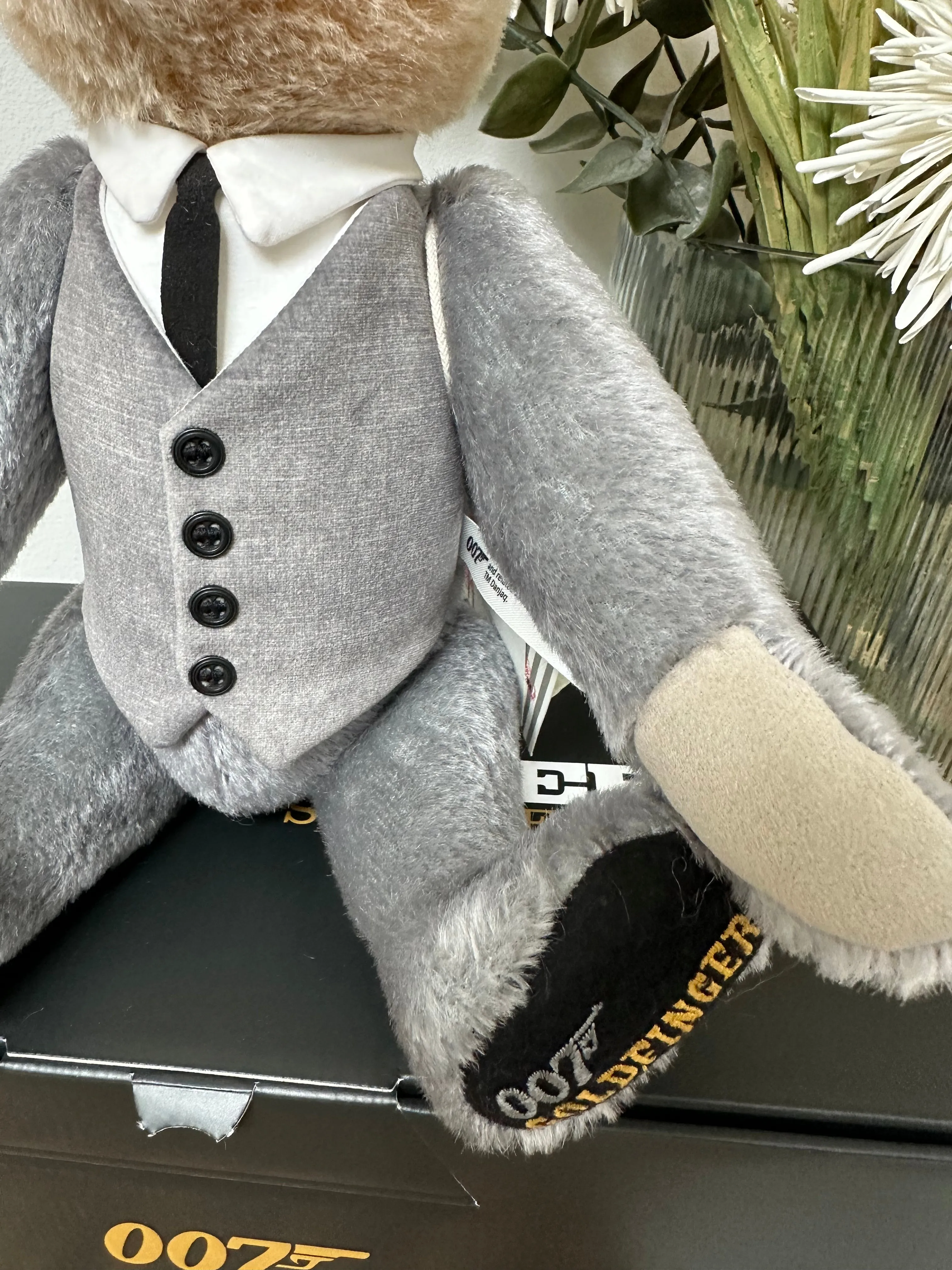 007 2024 James Bond Goldfinger Musical Teddy Bear No 292