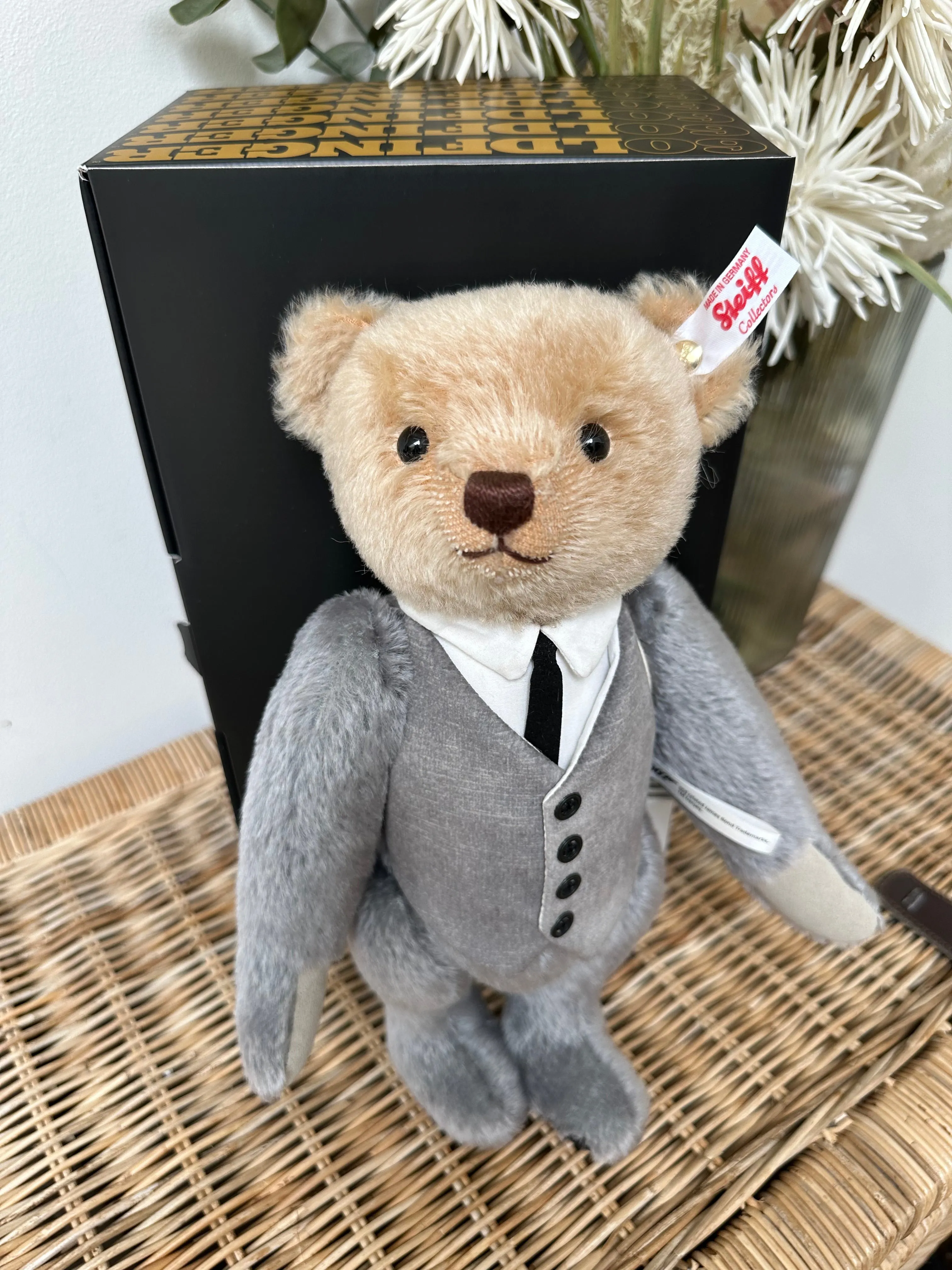 007 2024 James Bond Goldfinger Musical Teddy Bear No 292