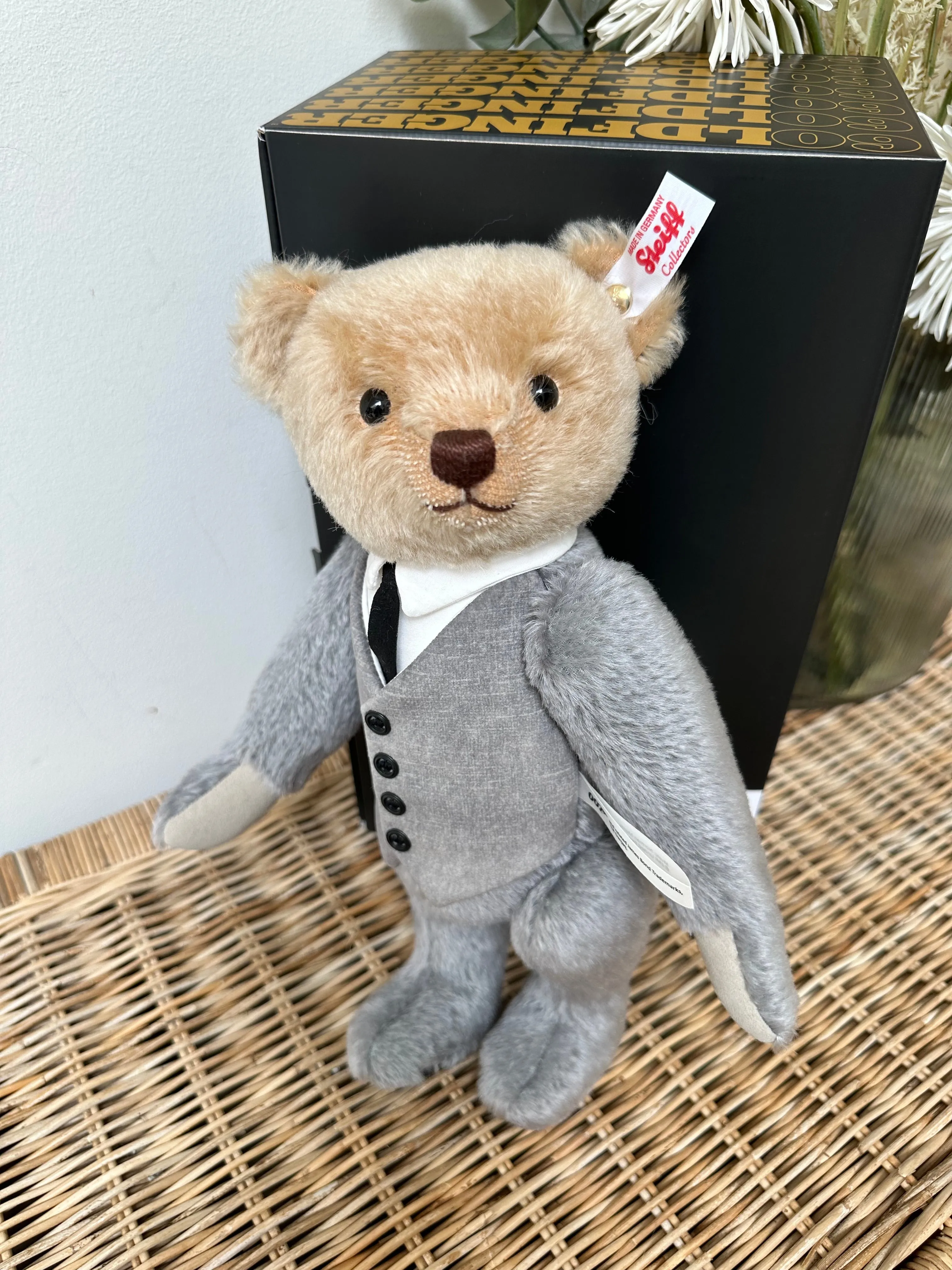 007 2024 James Bond Goldfinger Musical Teddy Bear No 292