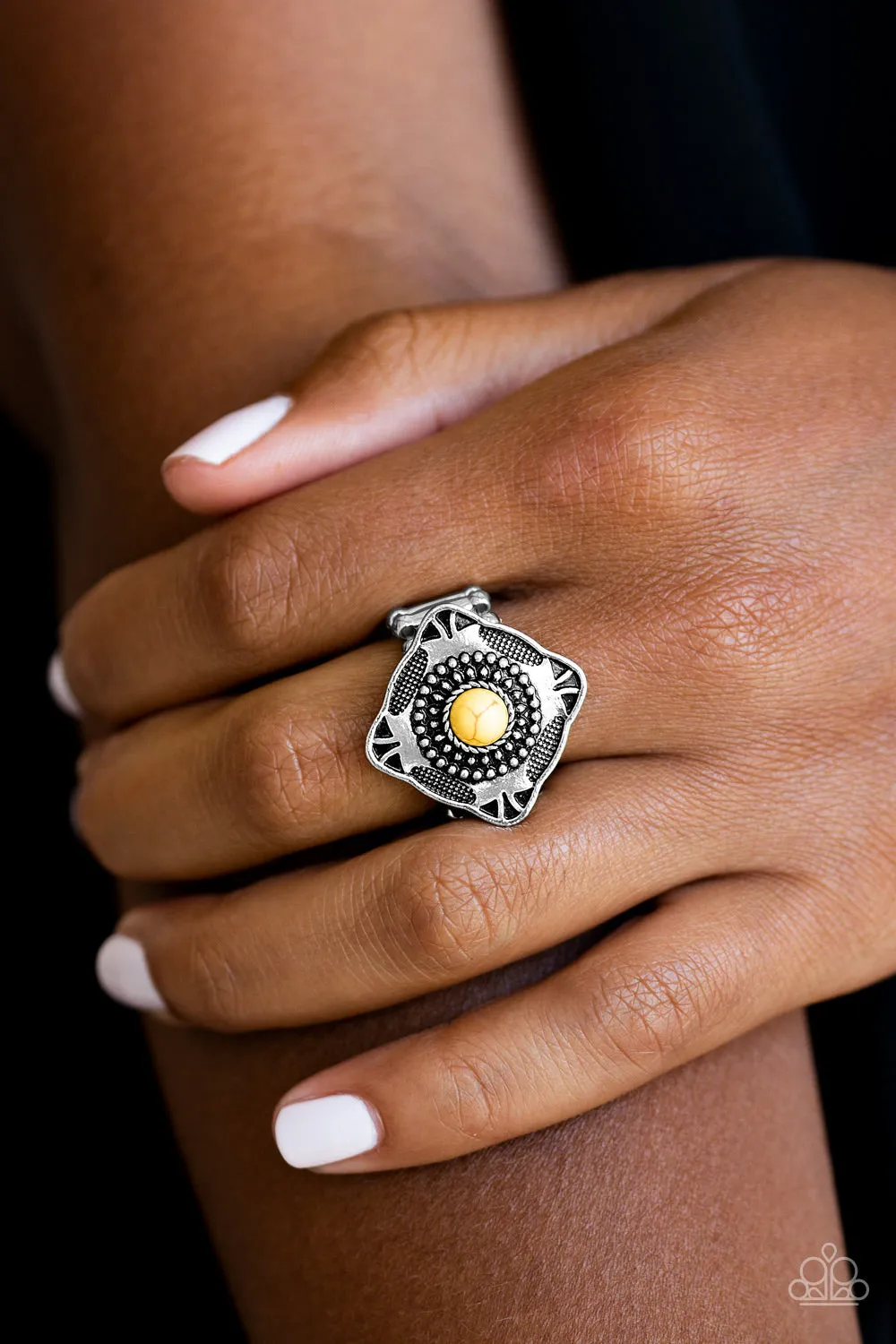 Four Corners Fashion - Yellow Ring