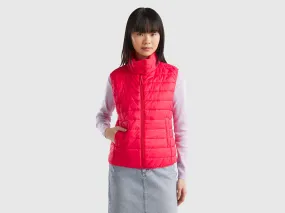 Sleeveless puffer jacket with recycled wadding - Fuchsia | Benetton