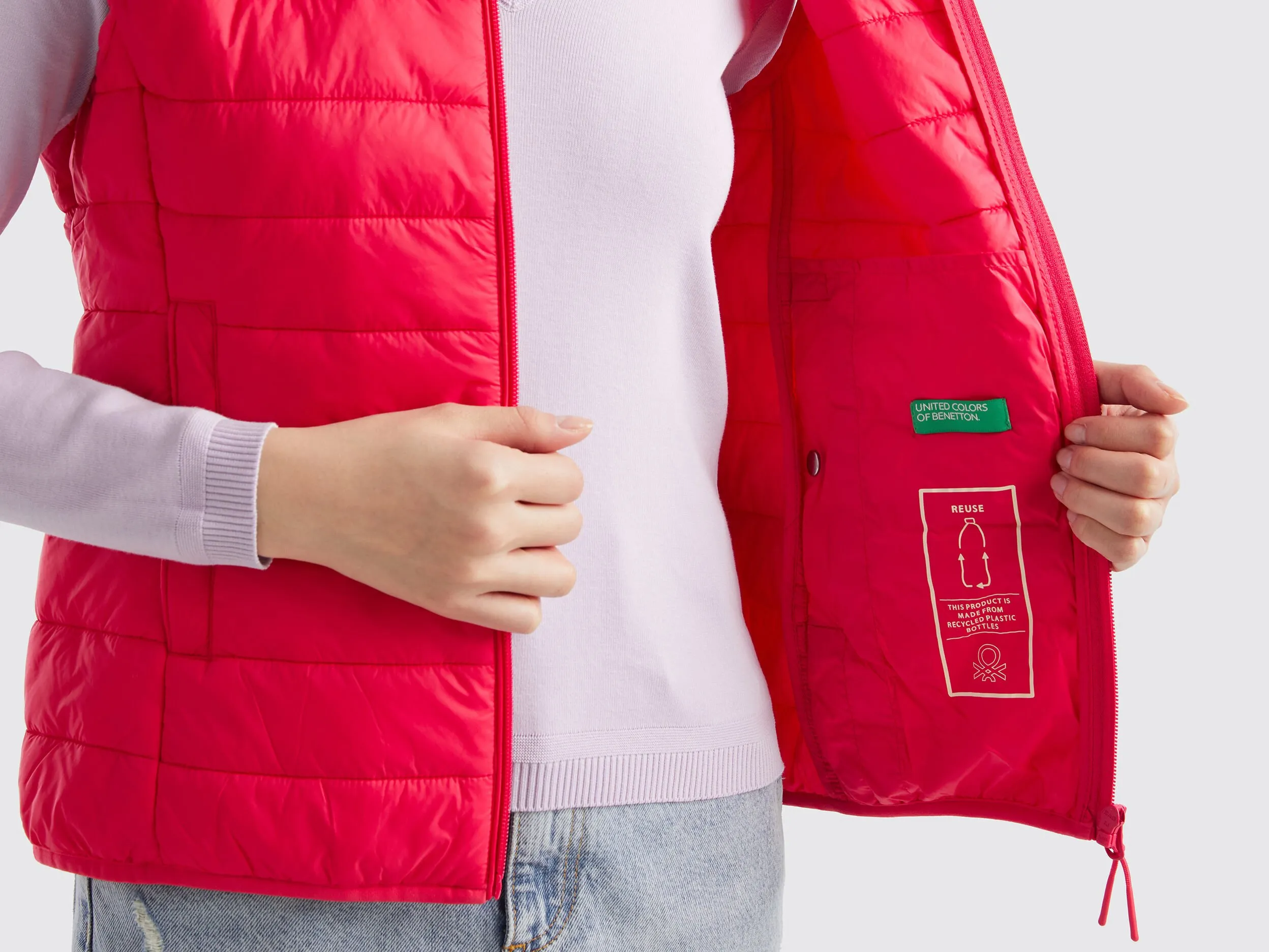 Sleeveless puffer jacket with recycled wadding - Fuchsia | Benetton