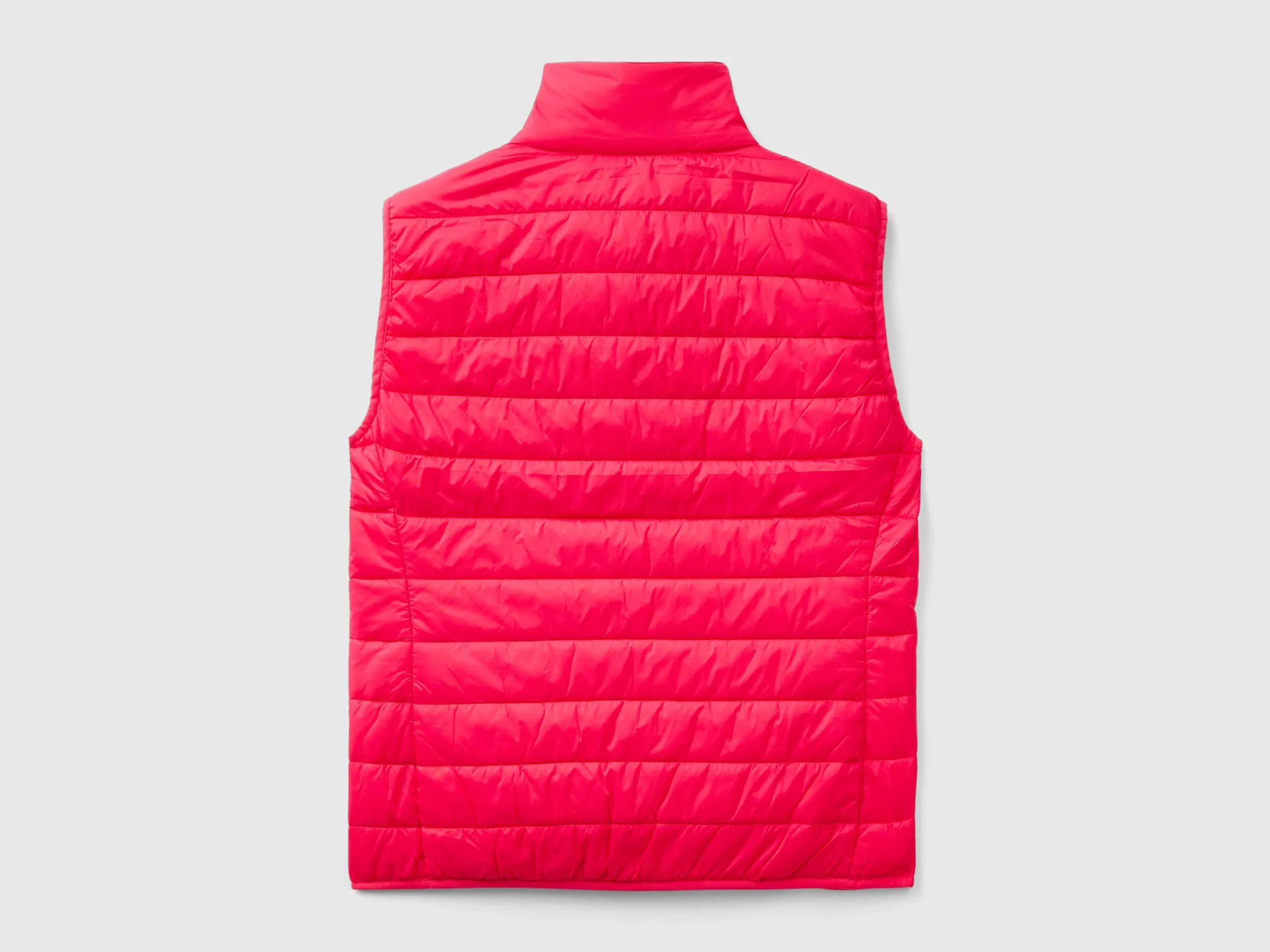 Sleeveless puffer jacket with recycled wadding - Fuchsia | Benetton